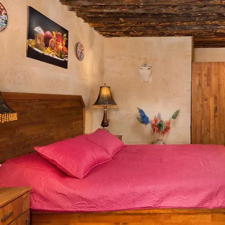 World Cave House - & Swimming Pool Hotel *