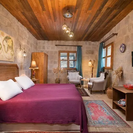 World Cave House - & Swimming Pool