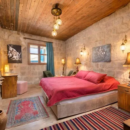 World Cave House - & Swimming Pool *