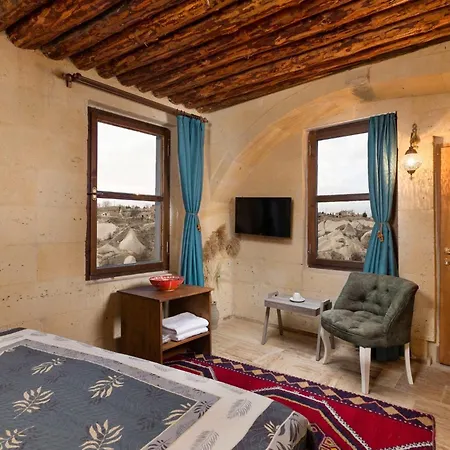 World Cave House - & Swimming Pool