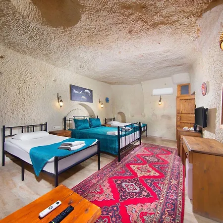 World Cave House - & Swimming Pool