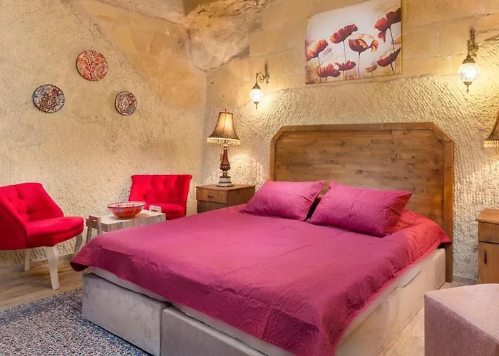 World Cave House - & Swimming Pool