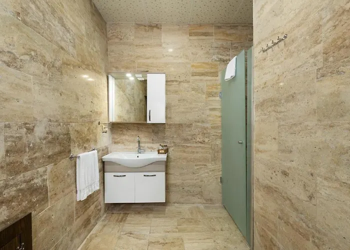 World Cave House - & Swimming Pool