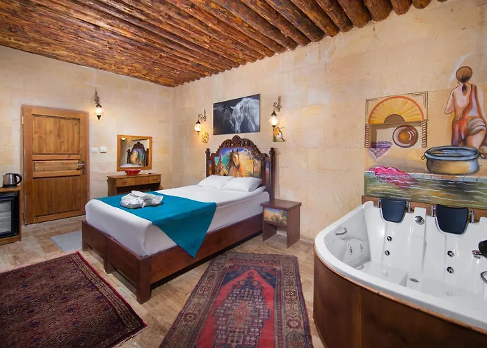 World Cave House - & Swimming Pool