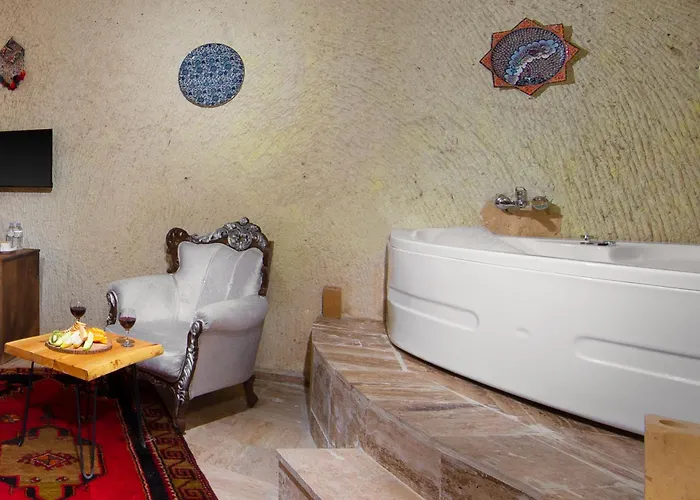 World Cave House - & Swimming Pool